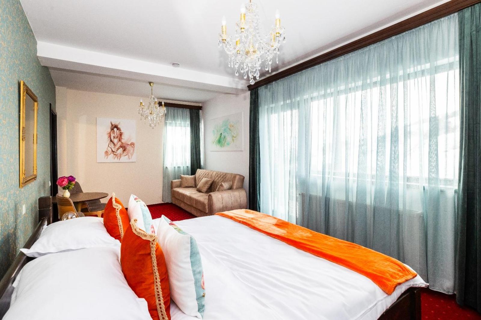 Vila Luca-Hotel Şirnea エクステリア 写真